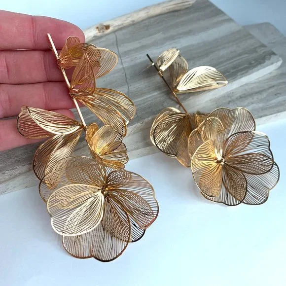 NEW ~ Anthropologie Gold Wire Flower drop Earrings - Picture 7 of 8